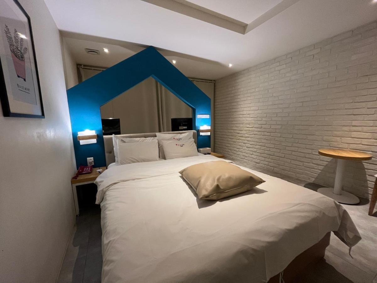 Hotel Yaja Hwajeong Station Коян Экстерьер фото