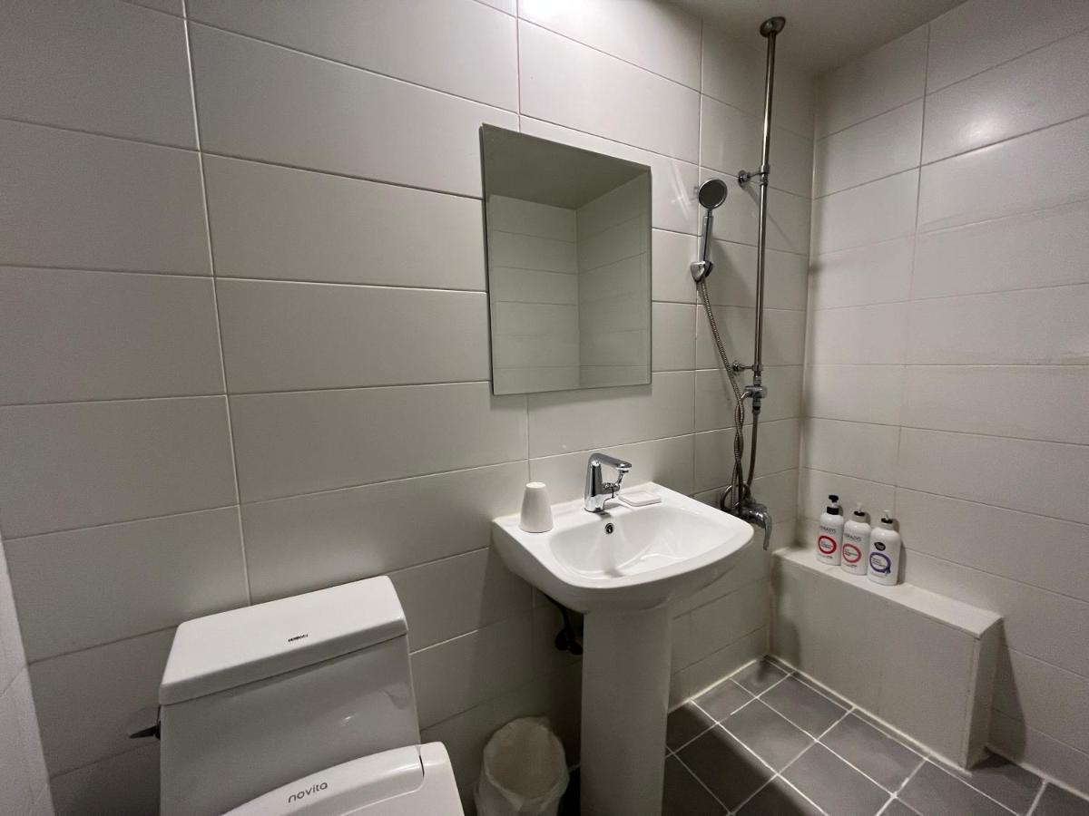 Hotel Yaja Hwajeong Station Коян Экстерьер фото