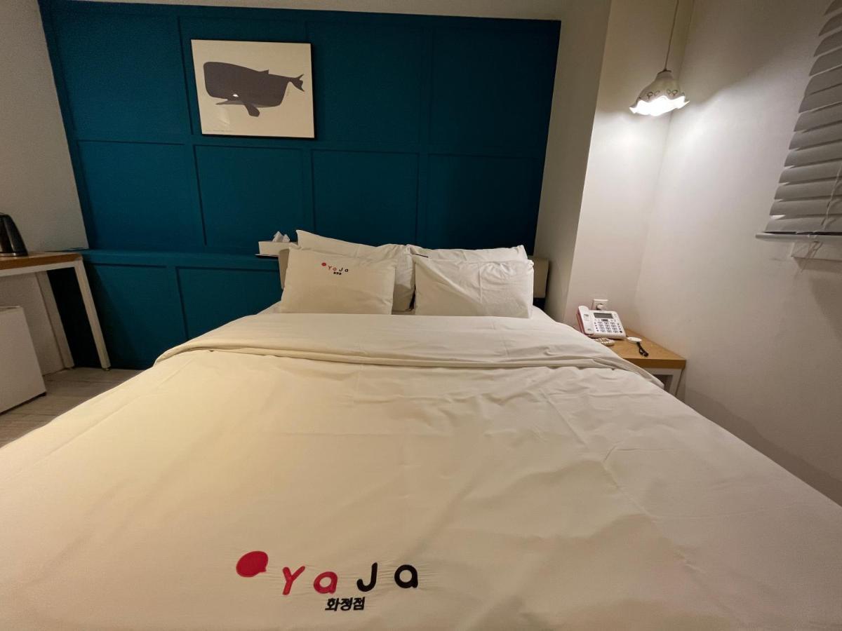 Hotel Yaja Hwajeong Station Коян Экстерьер фото