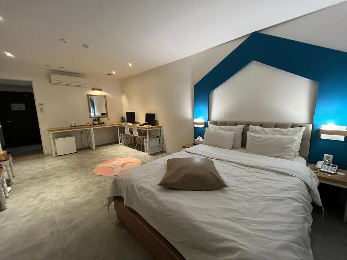 Hotel Yaja Hwajeong Station Коян Экстерьер фото