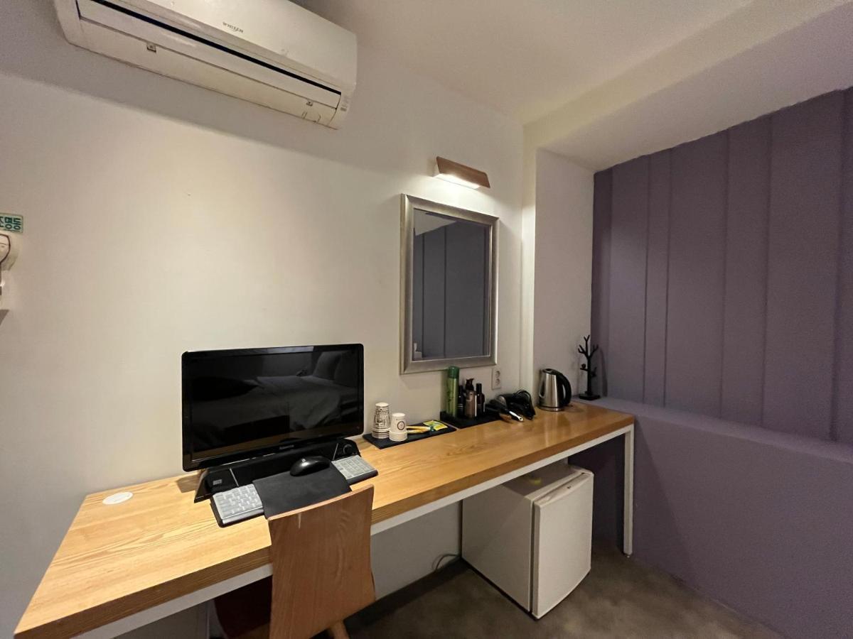 Hotel Yaja Hwajeong Station Коян Экстерьер фото