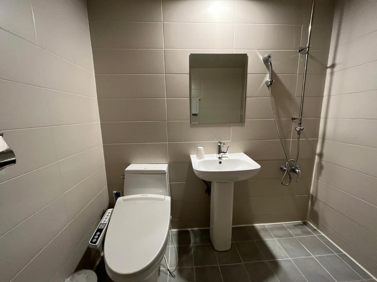 Hotel Yaja Hwajeong Station Коян Экстерьер фото