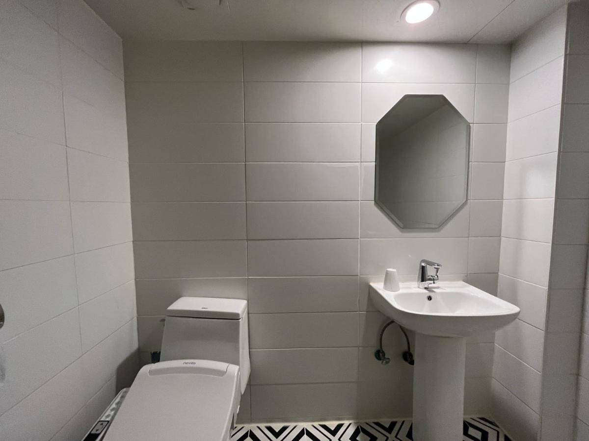 Hotel Yaja Hwajeong Station Коян Экстерьер фото