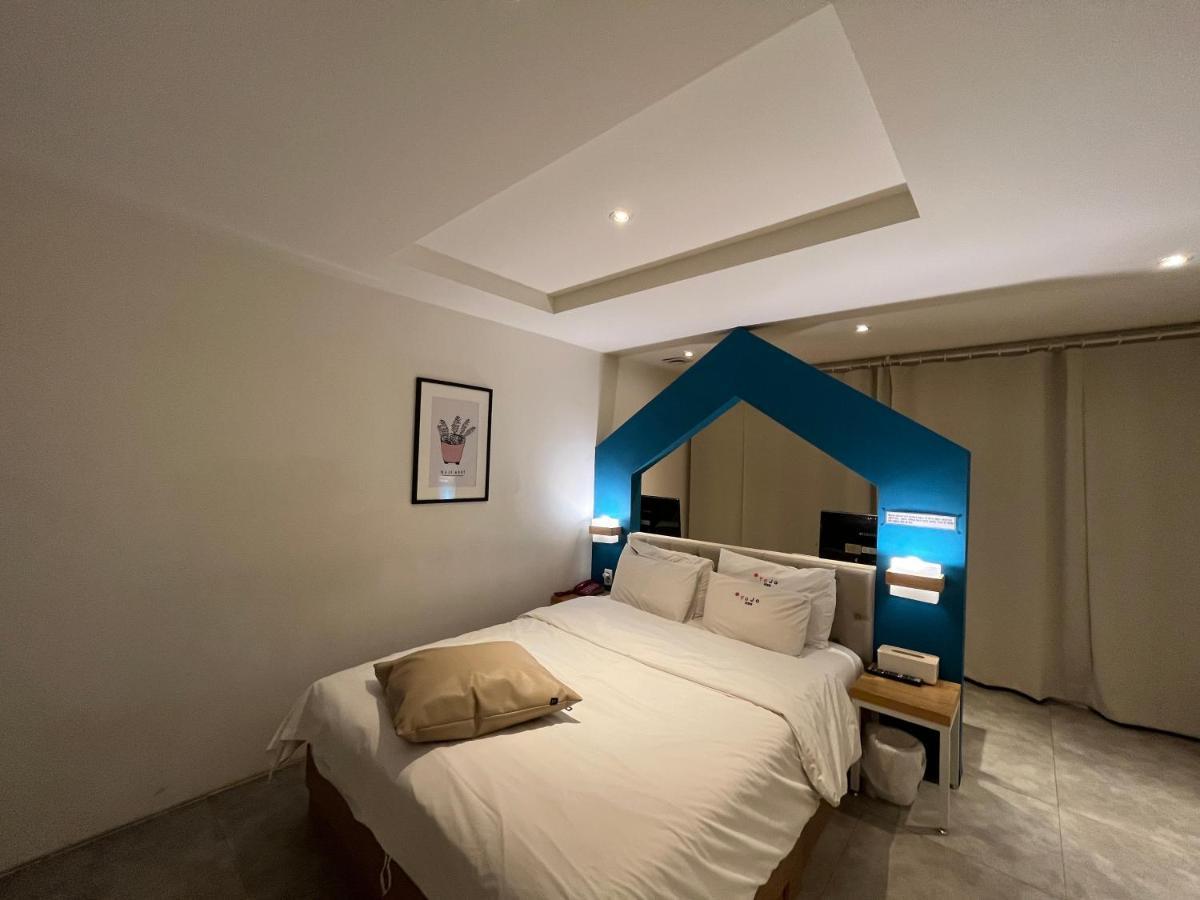Hotel Yaja Hwajeong Station Коян Экстерьер фото