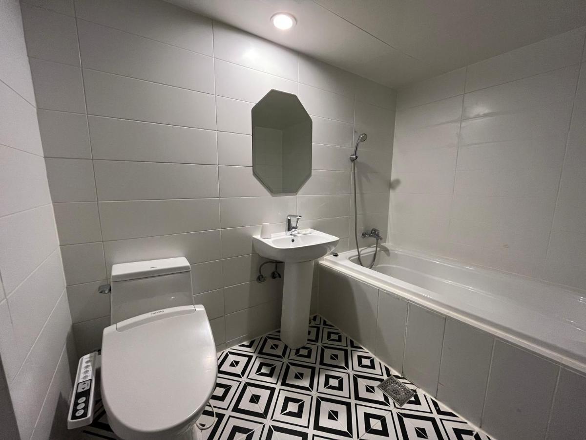 Hotel Yaja Hwajeong Station Коян Экстерьер фото