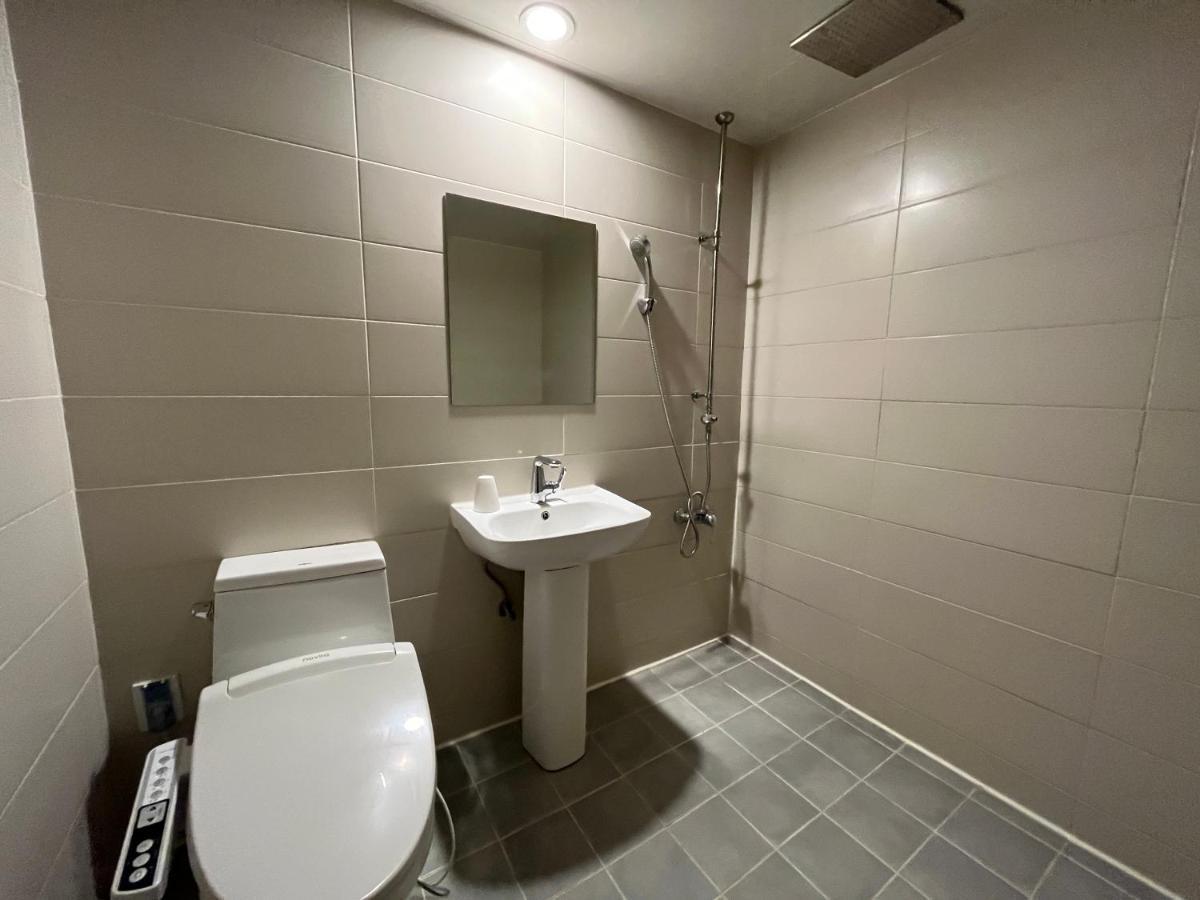Hotel Yaja Hwajeong Station Коян Экстерьер фото
